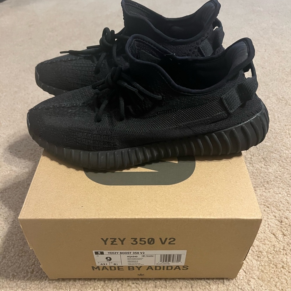 Adidas yeezy 350 onyx size 9 men